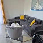 Manuela * أوكغوك غورنيي