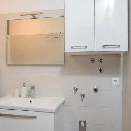 Manuela Okrug Gornji